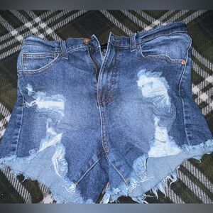 KENDALL & KYLIE DISTRESSED SHORT